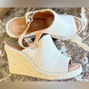 TOMS Cream Open-Toe Espadrille Sandals 9.5W